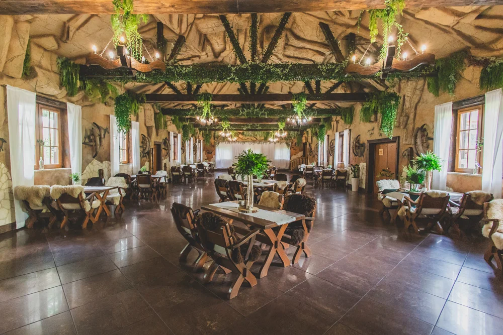 restauracja jaskiniowa